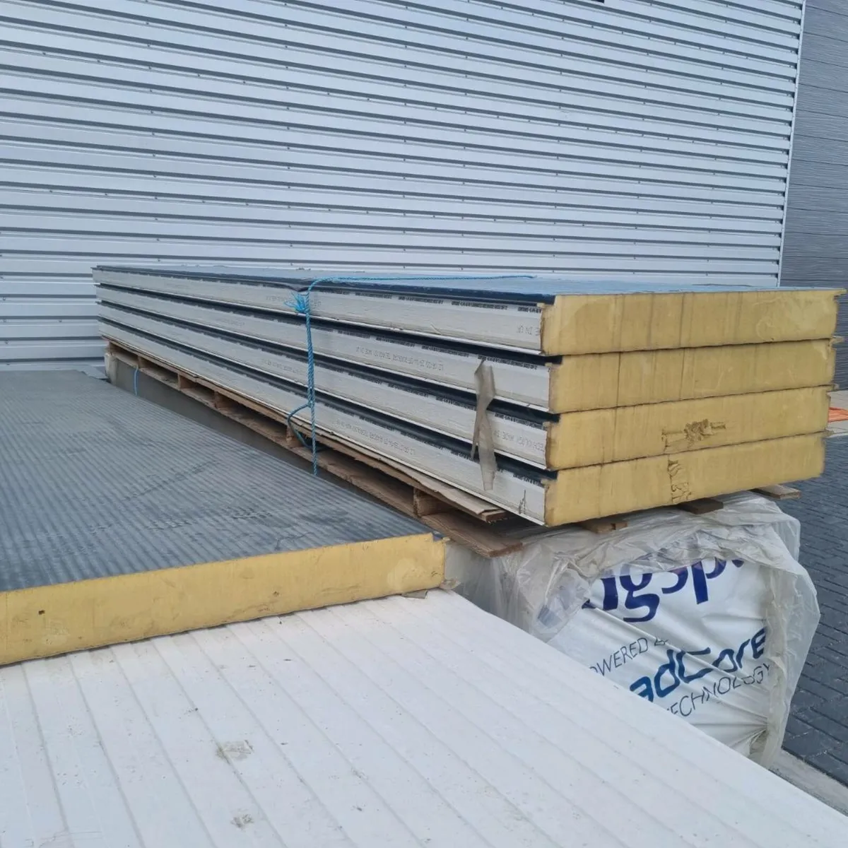 Insulated wall panels - Image 4