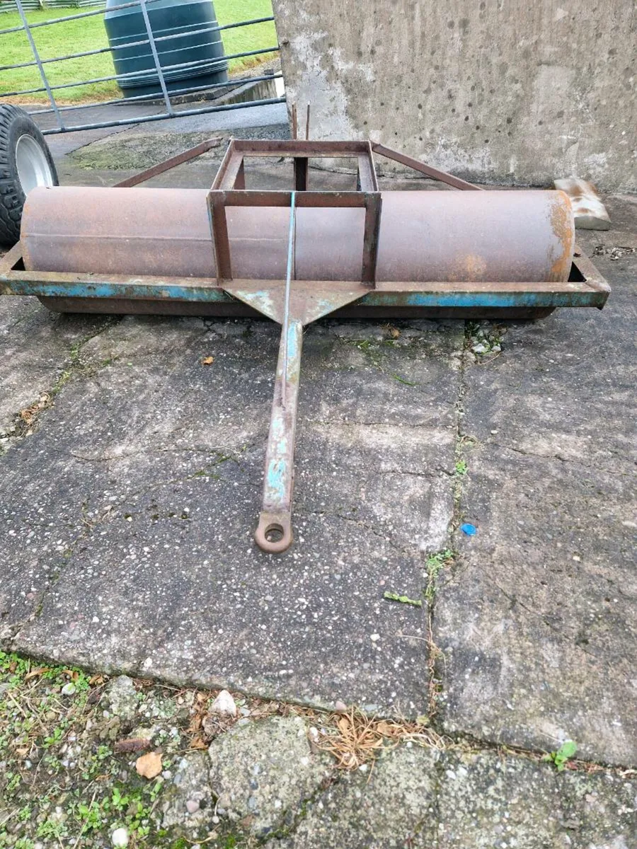 Roller - Image 1