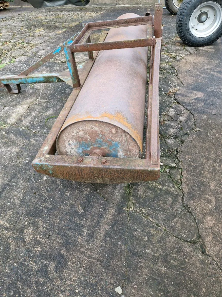 Roller - Image 2