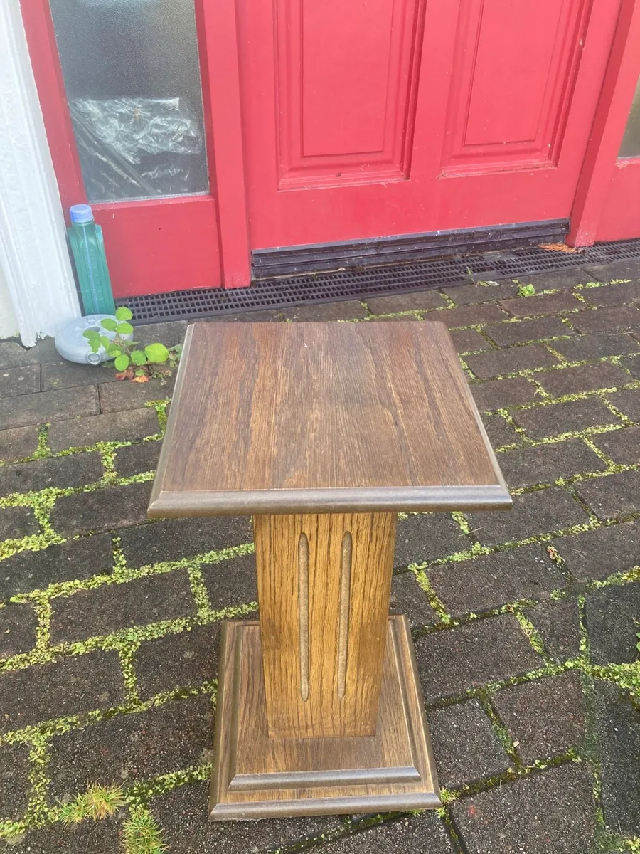 1920s oak pedestal - Image 1