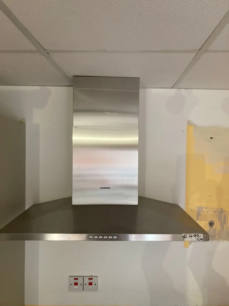 Winterwood Ex Display Cooker Hood - Image 2