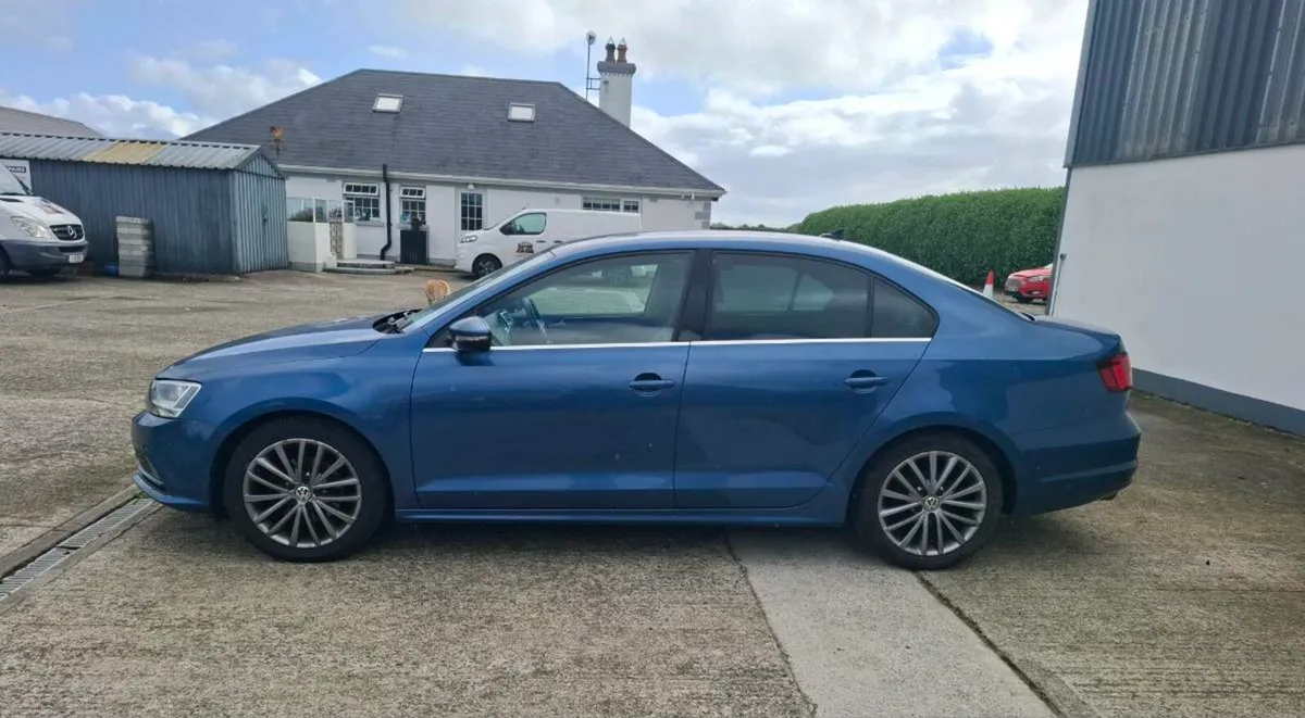 VOLKSWAGEN JETTA 2.0 TDI DIESEL 2017 - Image 2
