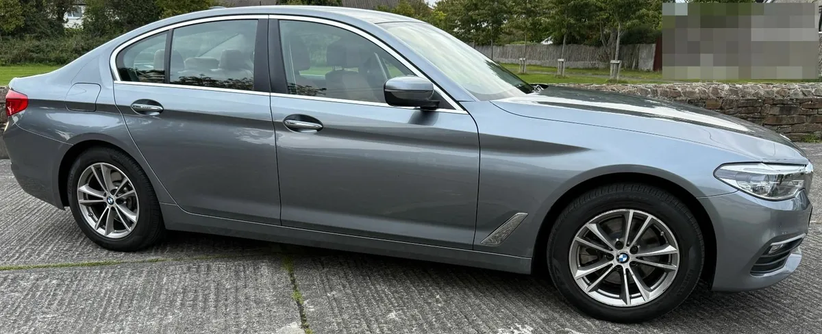 BMW 5-Series 520d (2017) - Image 2