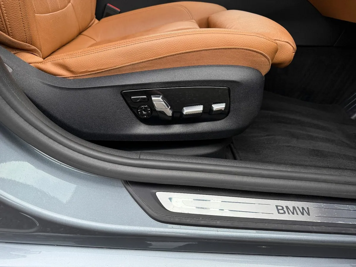 BMW 5-Series 520d (2017) - Image 4