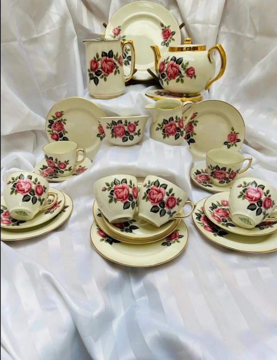 carrigaline pottery Teaset - Image 1