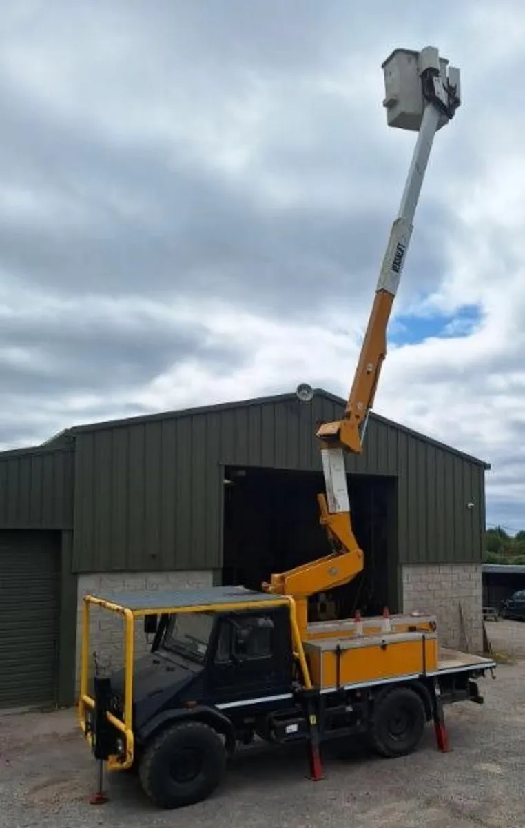 Mercedes-Benz 200 1996 Unimog Hoist - Image 2