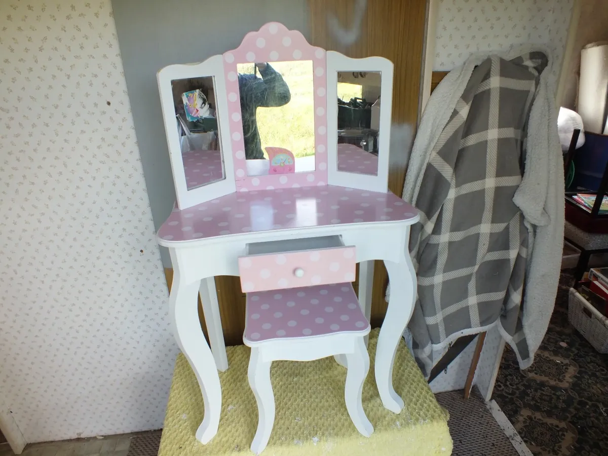 Dressing Table - Image 1