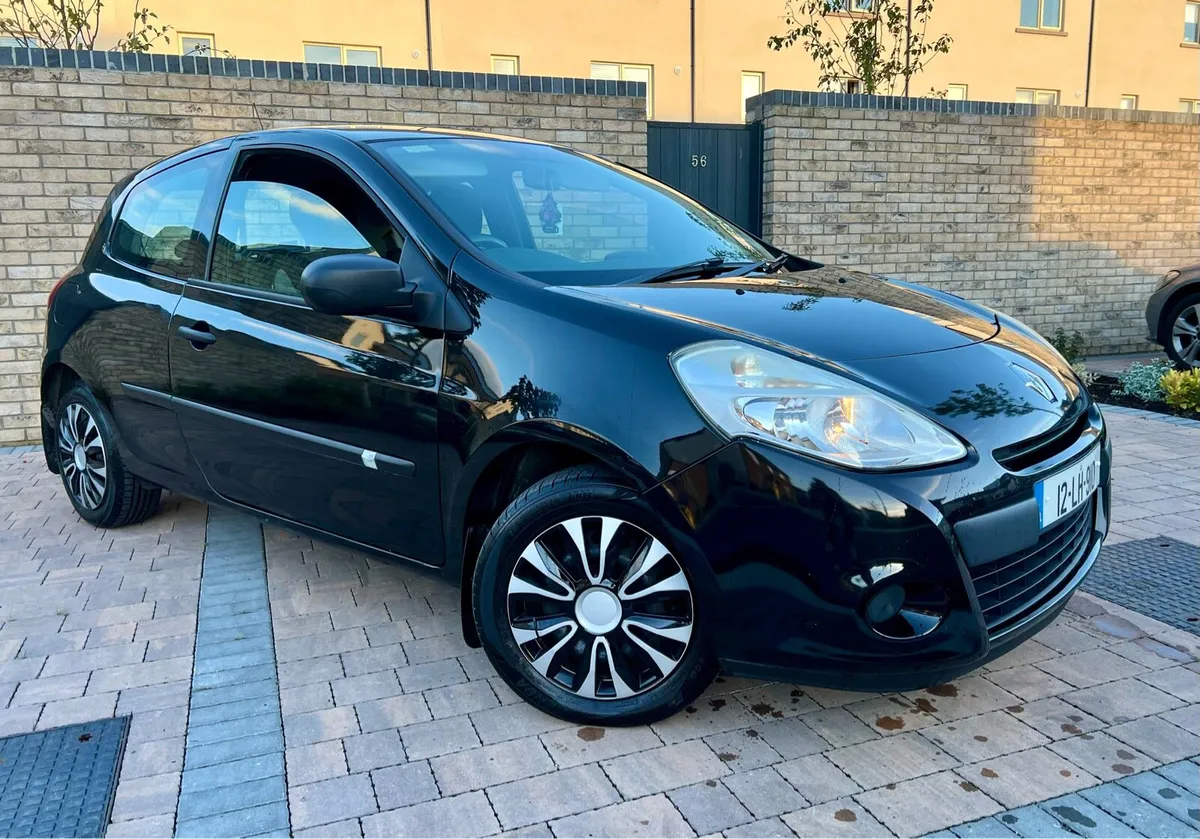 Renault Clio - NCT & Tax - Full service - Image 2