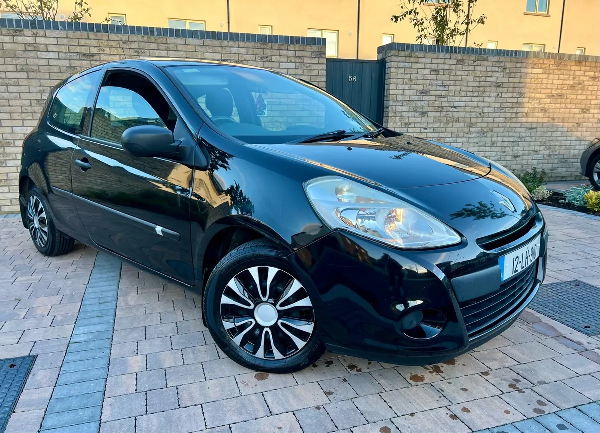 Renault Clio - NCT & Tax - Full service - Image 2