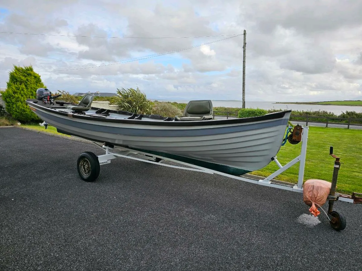Lake boat anglers fancy with yamaha15hp - Image 4