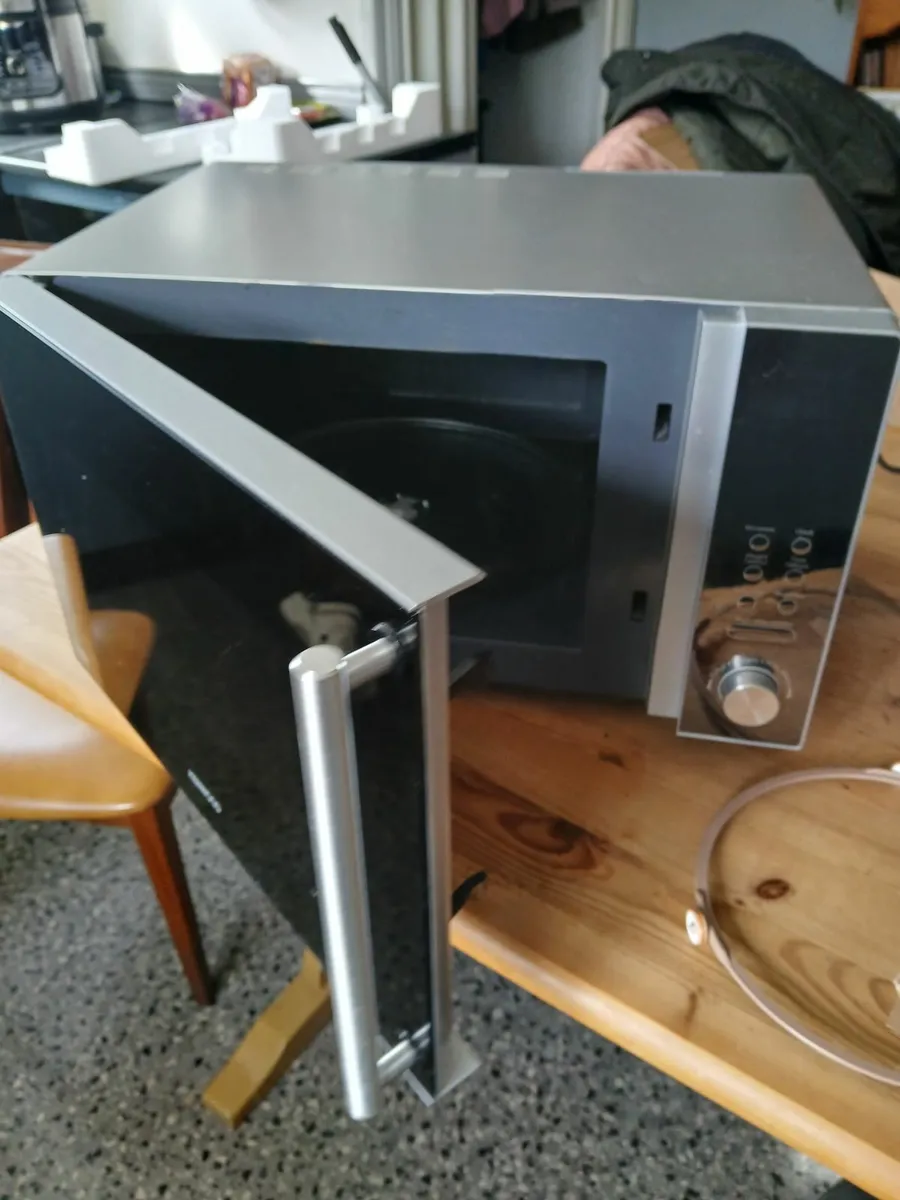 Microwave - Image 1