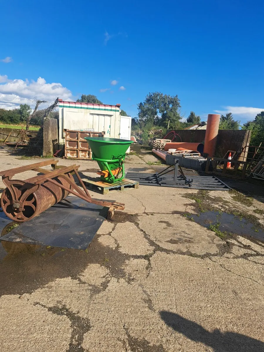 Farm equipment - Image 2
