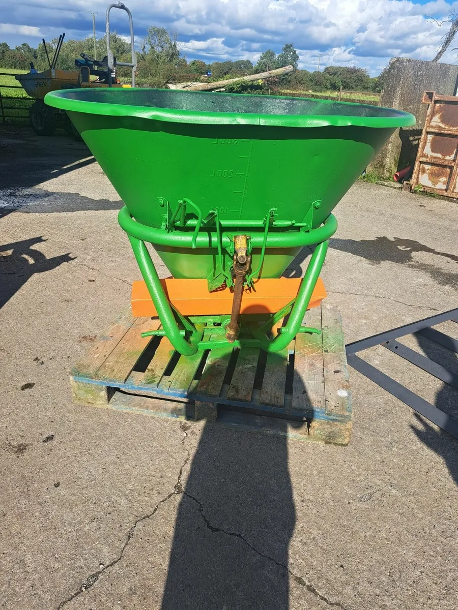 Farm equipment - Image 3