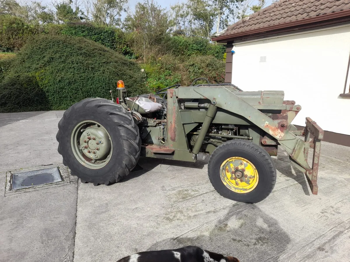 Massey Ferguson industrial - Image 1