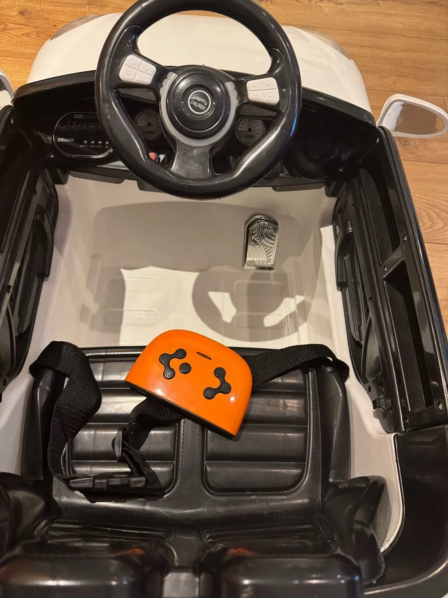 Kids electric Ride on Car - Image 4