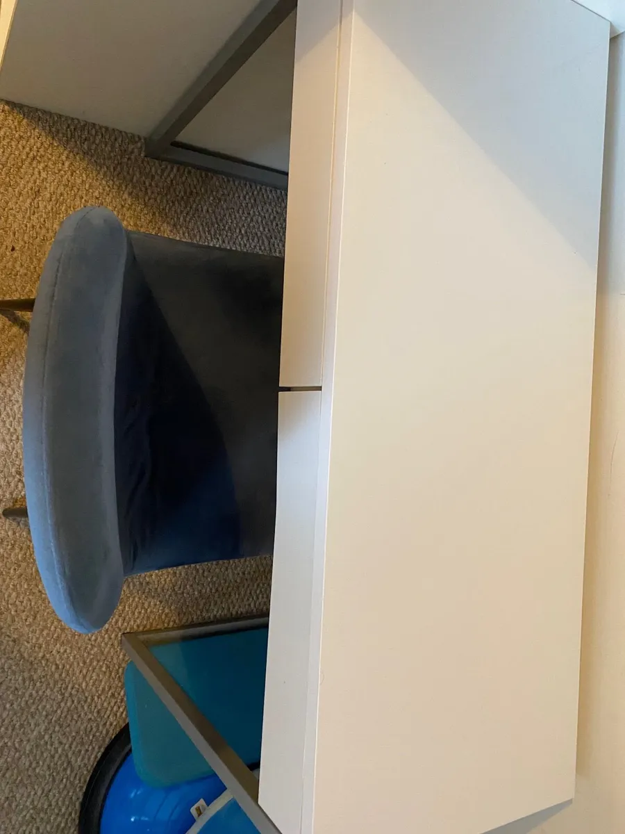 Desk and chair - Image 2