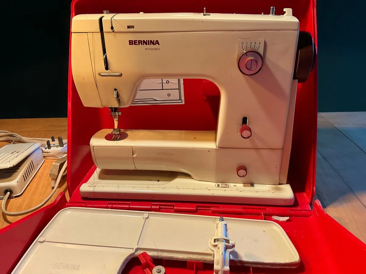 Bernina minimatic 807 Sewing machine - Image 1