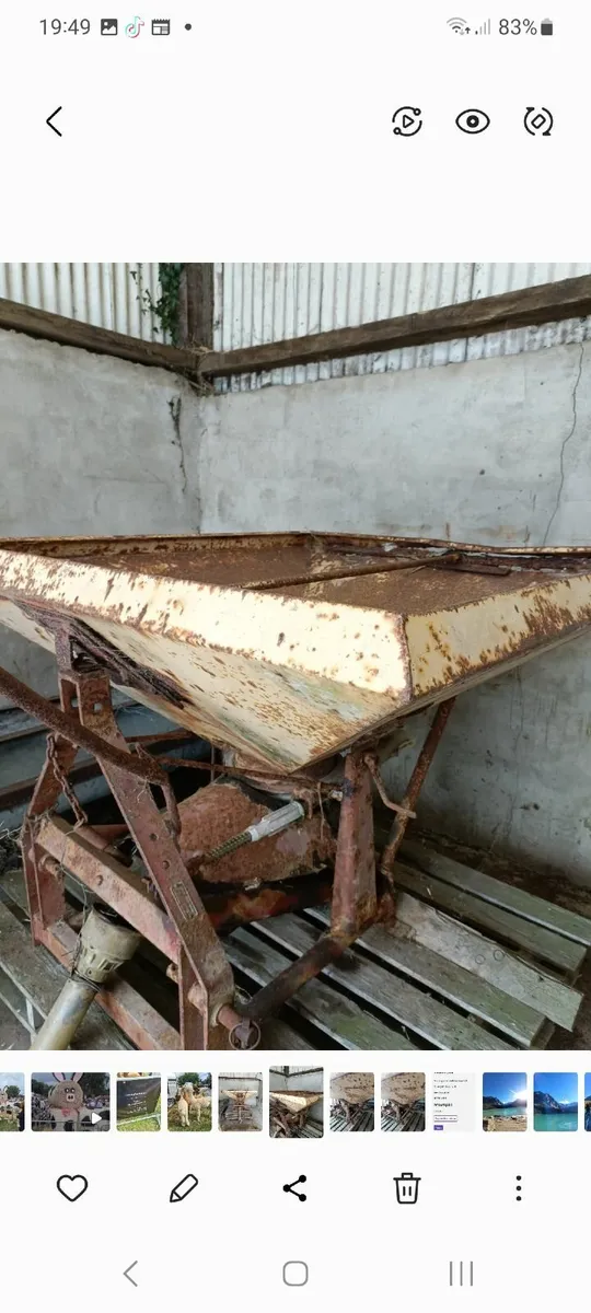 Vicon fertiliser spreader - Image 1