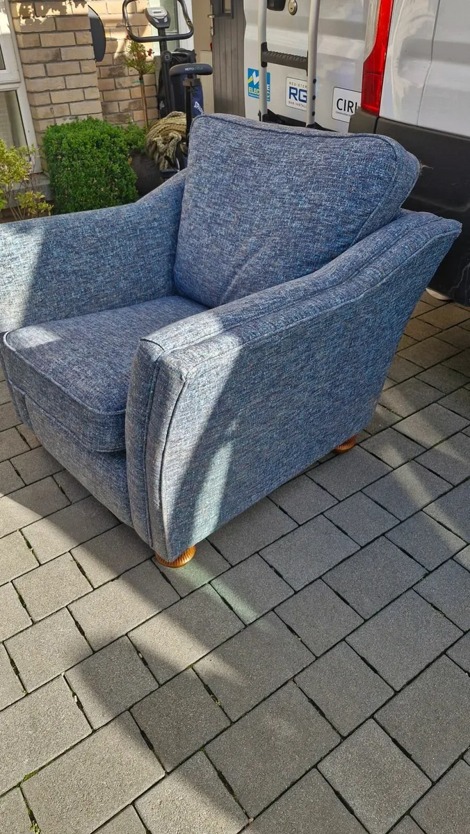 Armchair - Image 2