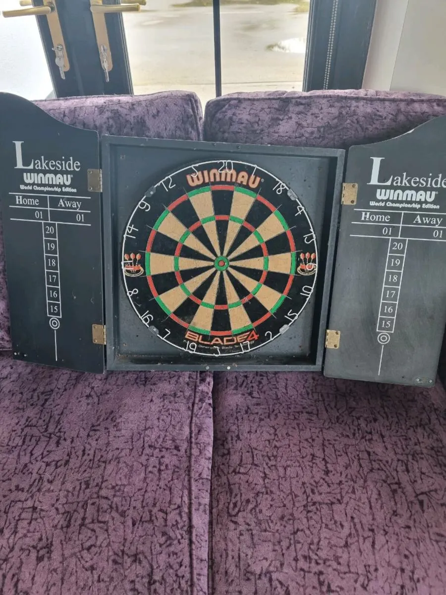 Lakeside Winmau dartboard - Image 1