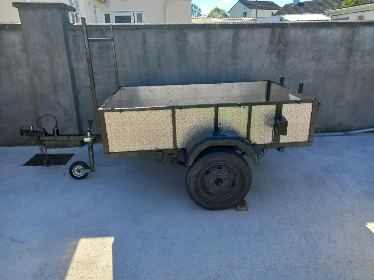 Trailer - Image 1