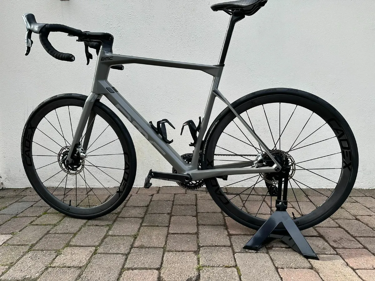 BMC Roadmachine 01 One (2021) - Image 1