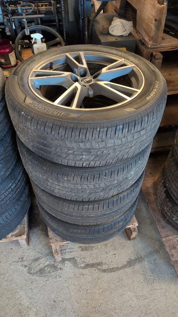 Audi 19” Q5 S line alloy wheels