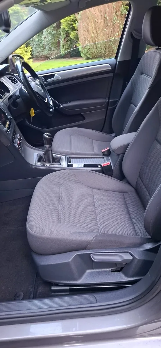 15  VW Golf,    MINT,    FSH,    NCT 8/26 - Image 3