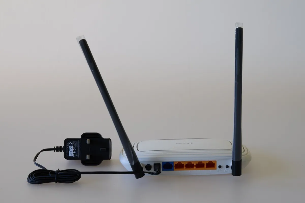 TP-Link TL-WR841N Wireless Router - Image 2