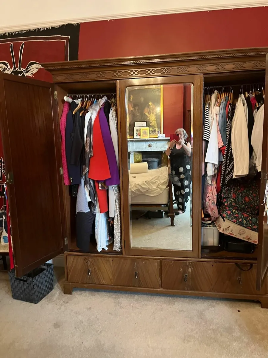Large wardrobe - Image 1