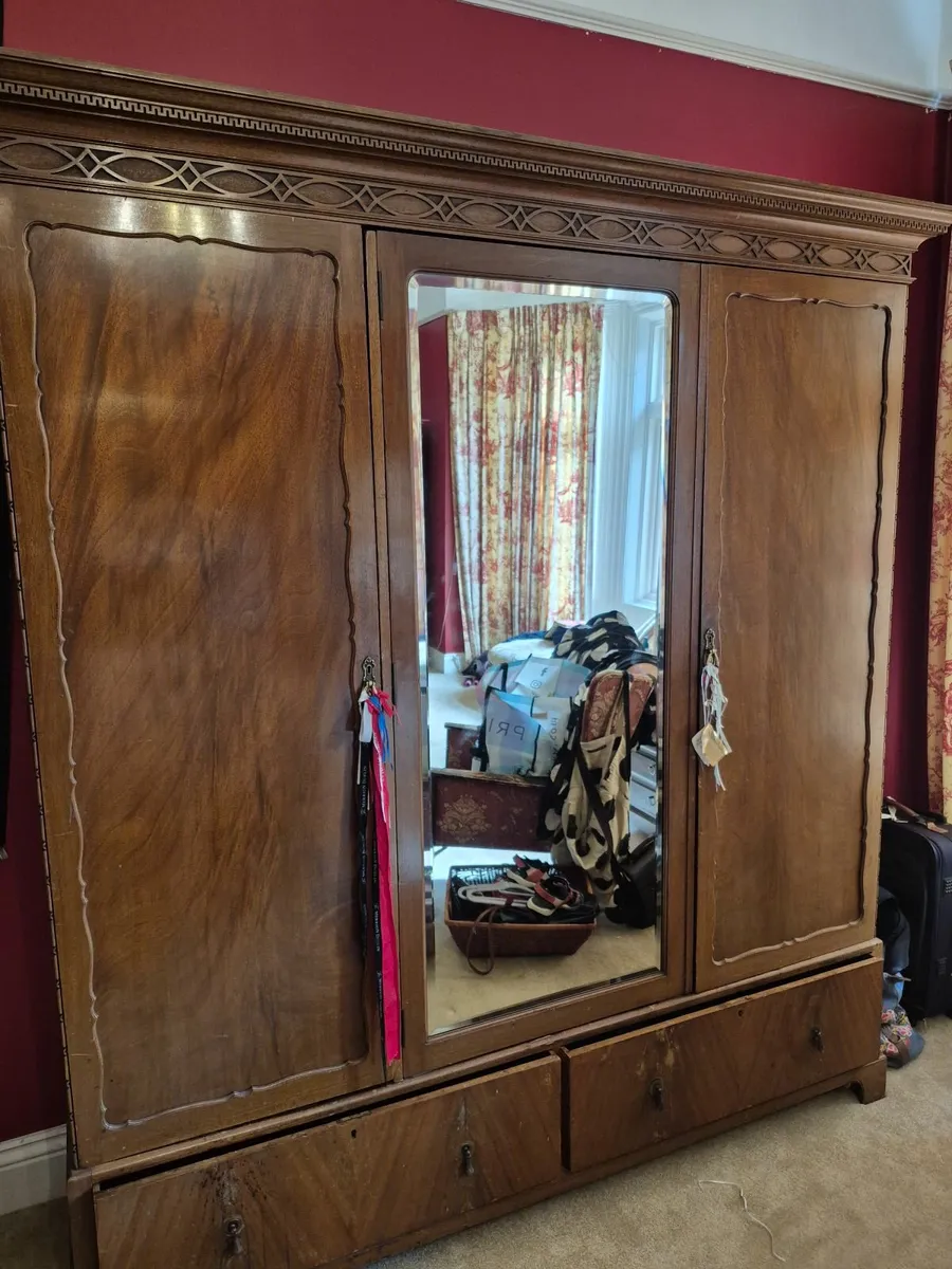 Large wardrobe - Image 3