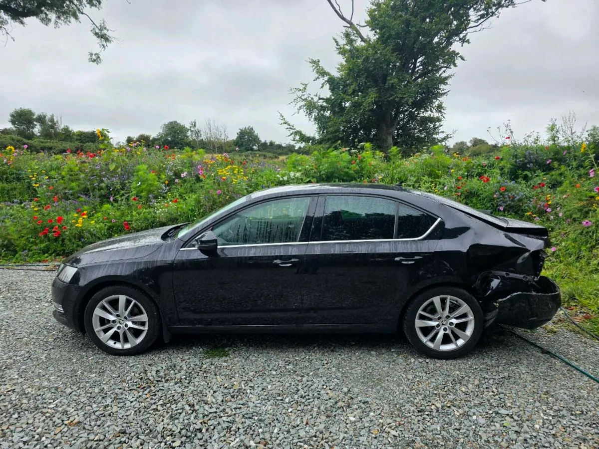 SKODA OCTAVIA STYLE TSI 2021 LOW MILEAGE - Image 3