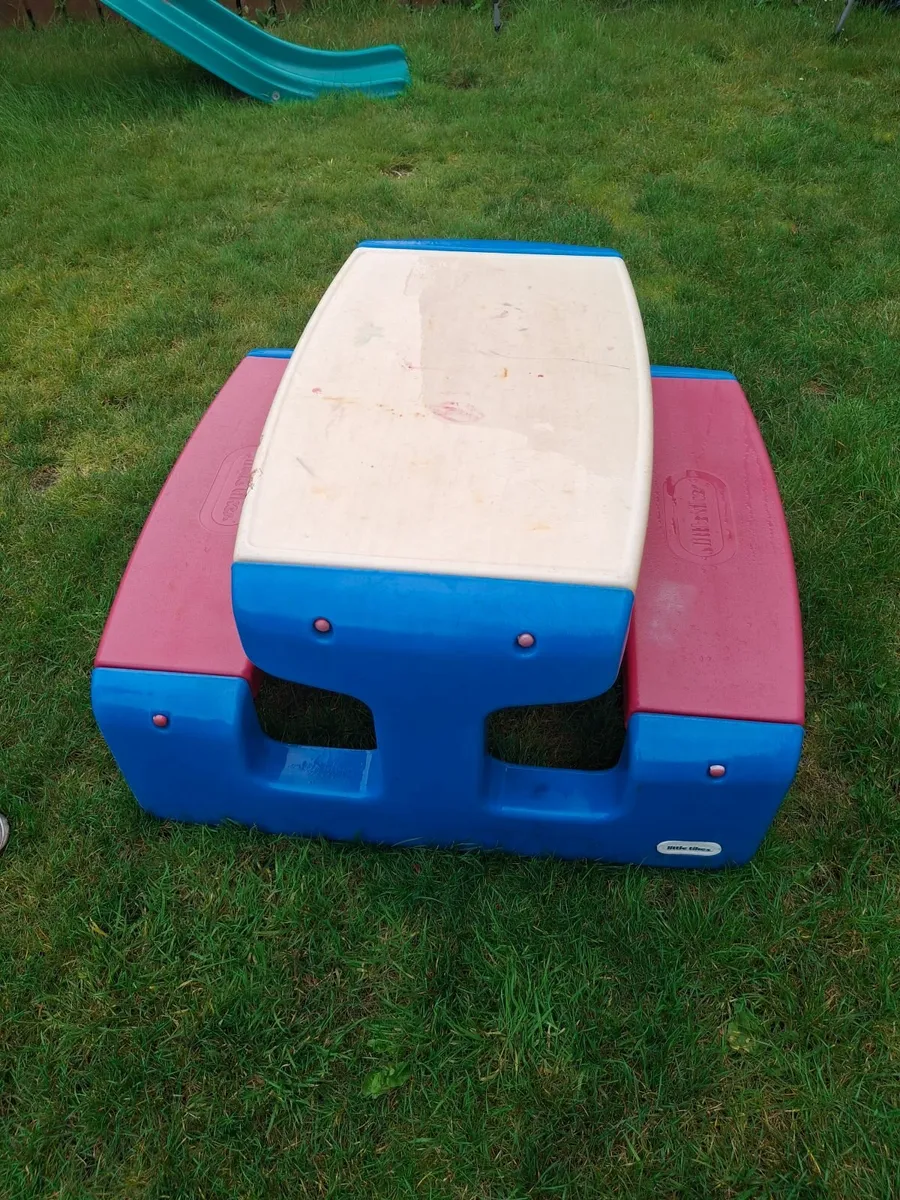 Little tikes picnic table - Image 3