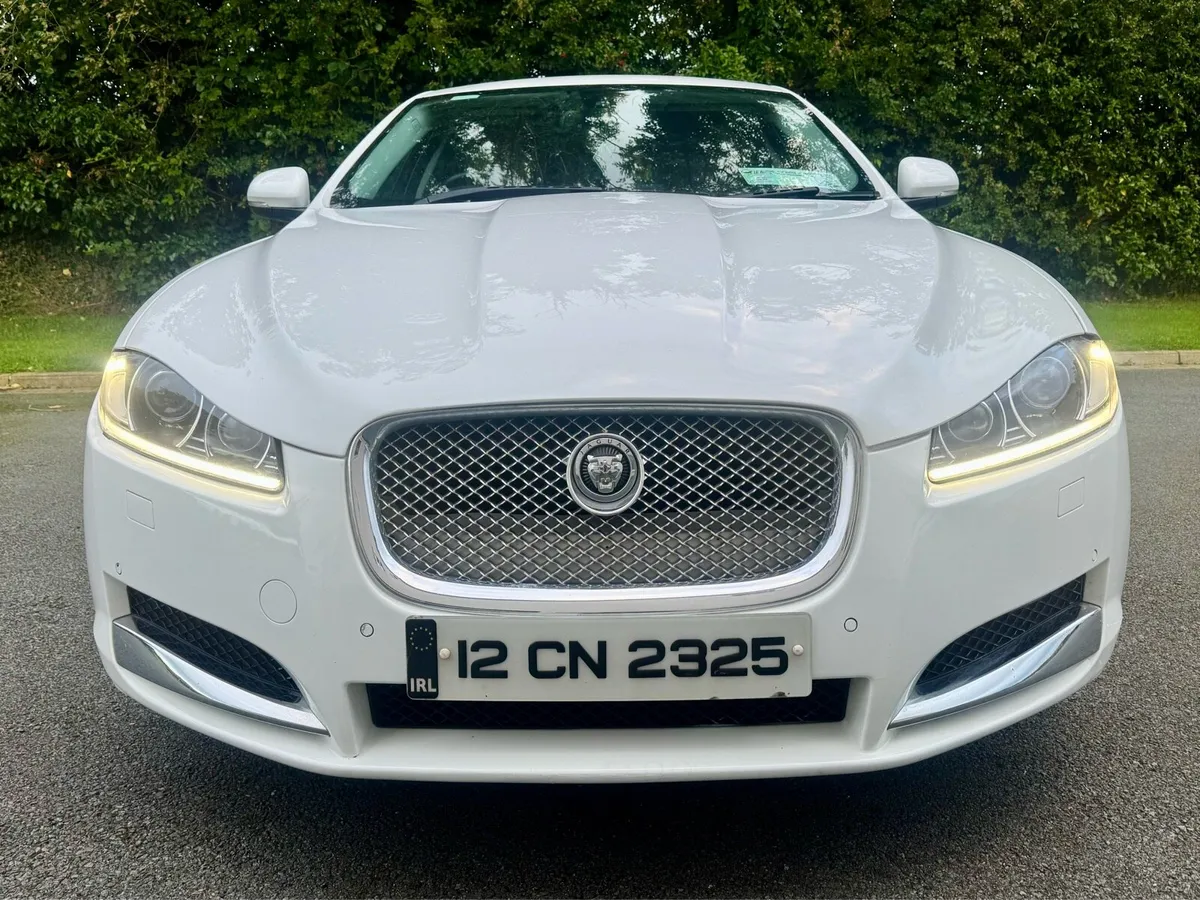 2012 Jaguar XF - Image 2