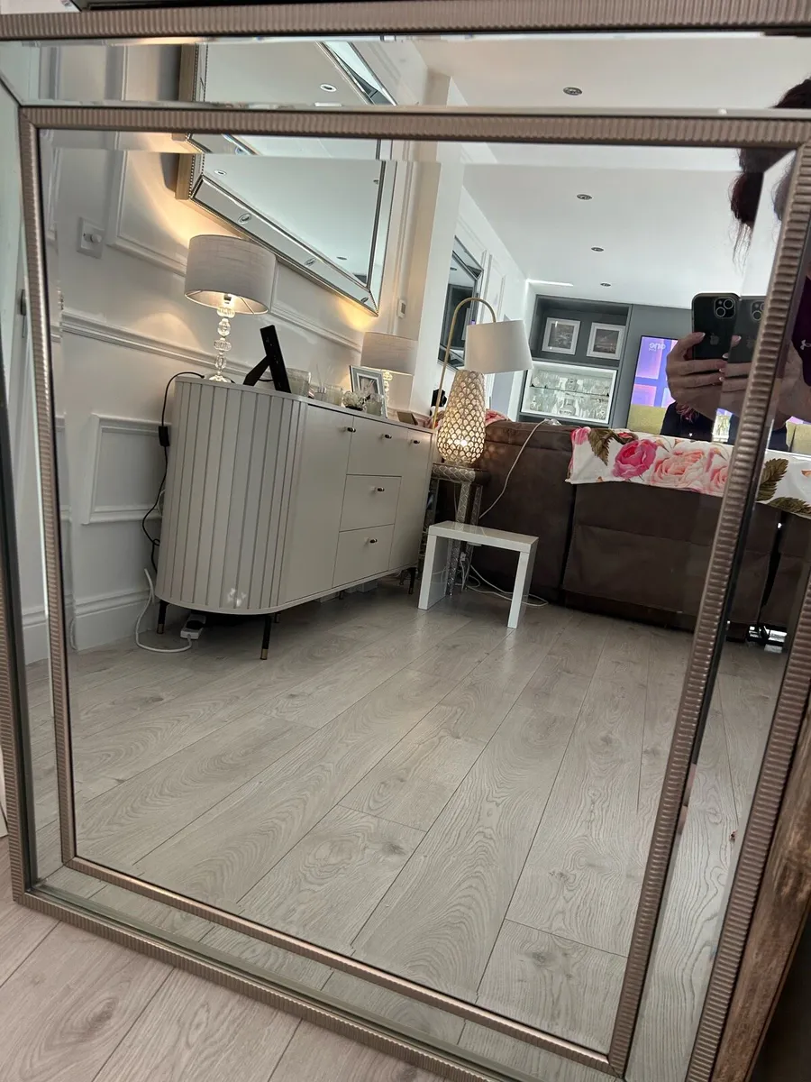 Mirror - Image 1
