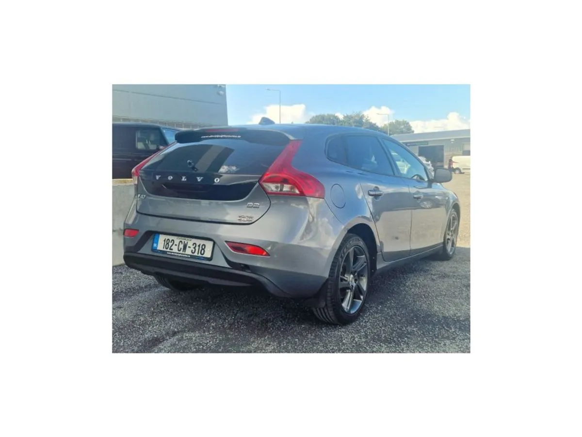 Volvo V40 D2 MOM ED 5DR - Image 3