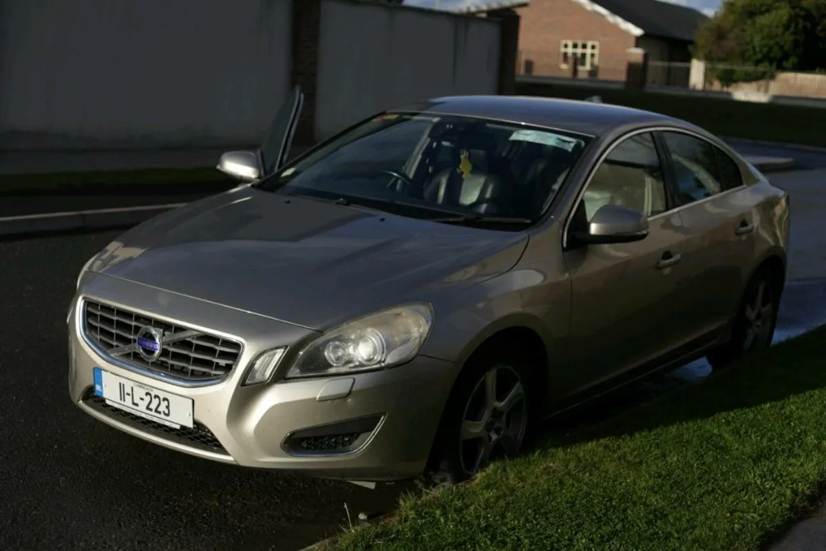 Volvo S60 D3 2011 NCT May 26+TAX Dec 25 - Image 2