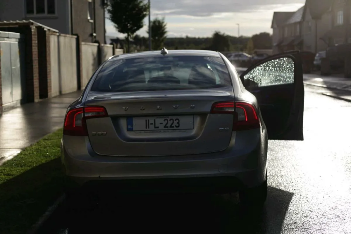 Volvo S60 D3 2011 NCT May 26+TAX Dec 25 - Image 4