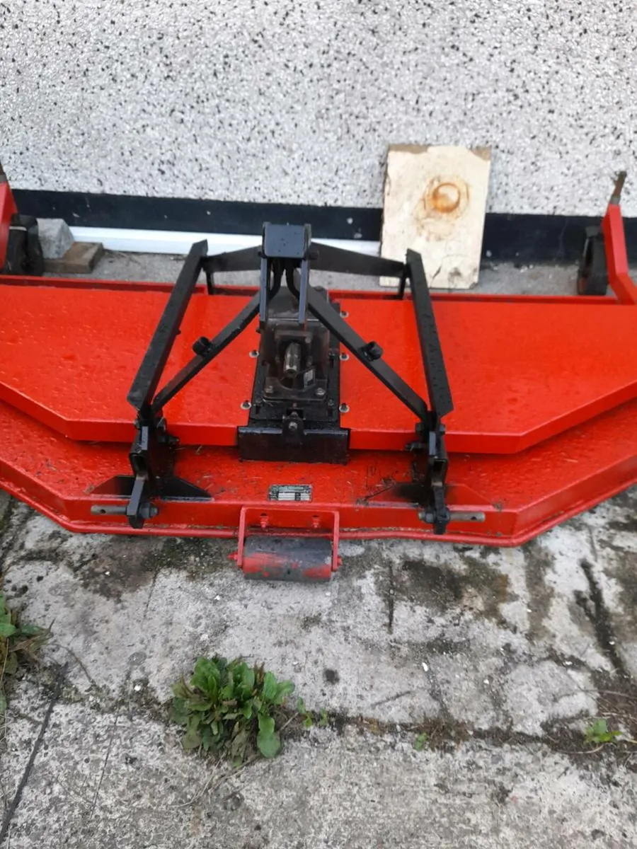 Finishing mower - Image 1