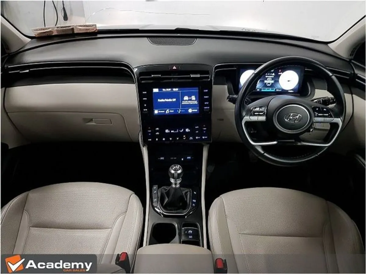 Hyundai Tucson Ix35 Executive 5DR - Image 2