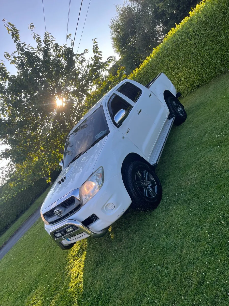 Toyota hilux - Image 1