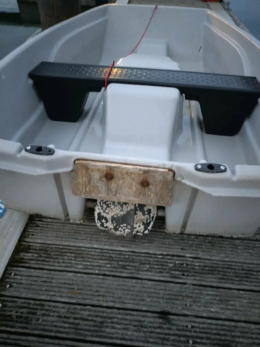Dinky Boat. - Image 4