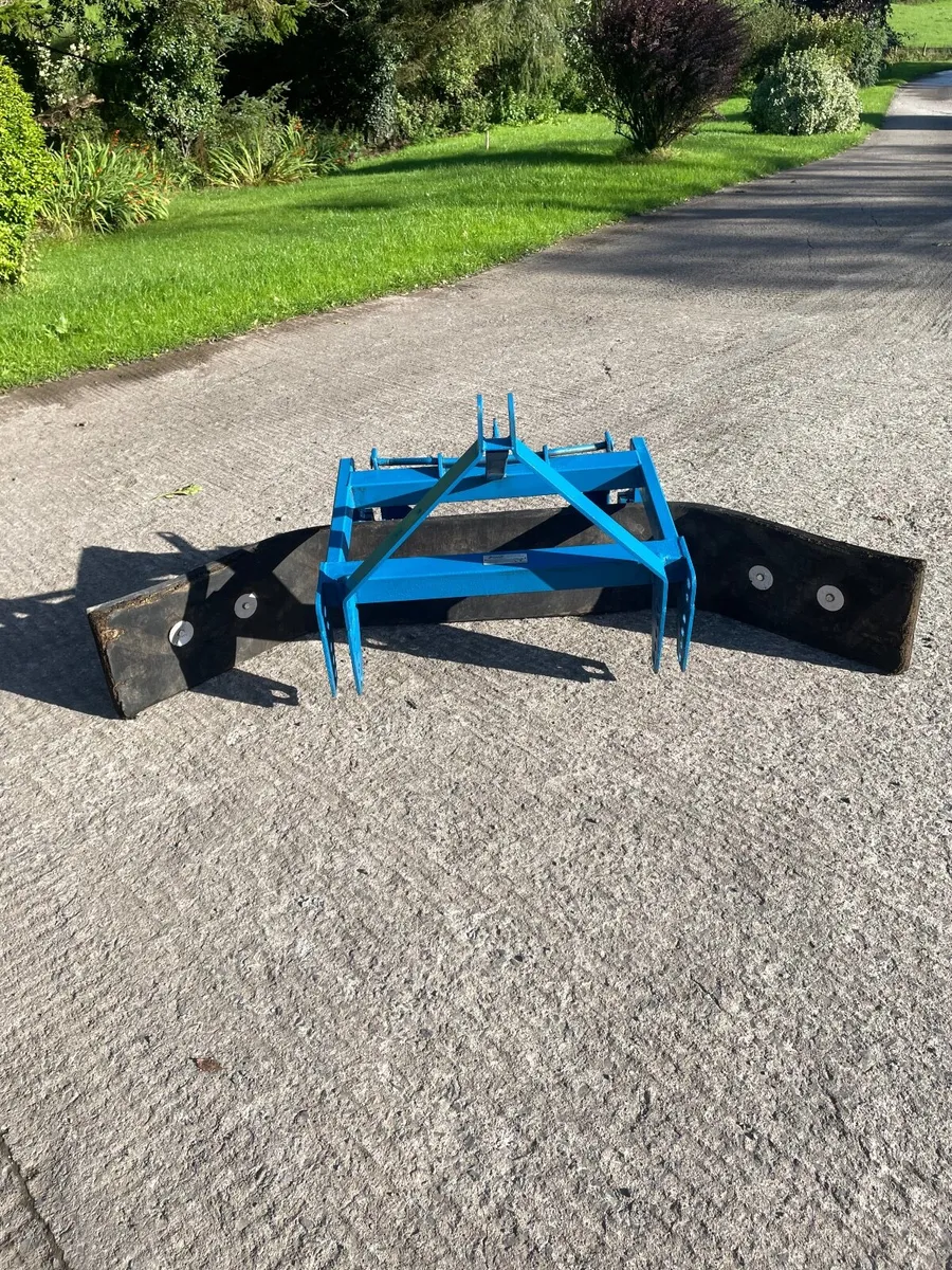 Yard scraper - Image 1