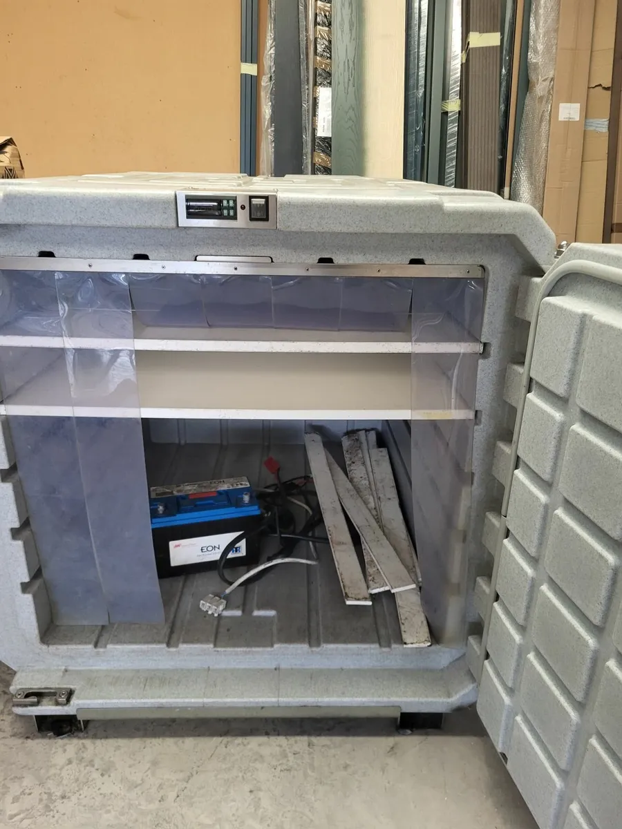 Portable fridge - Image 2