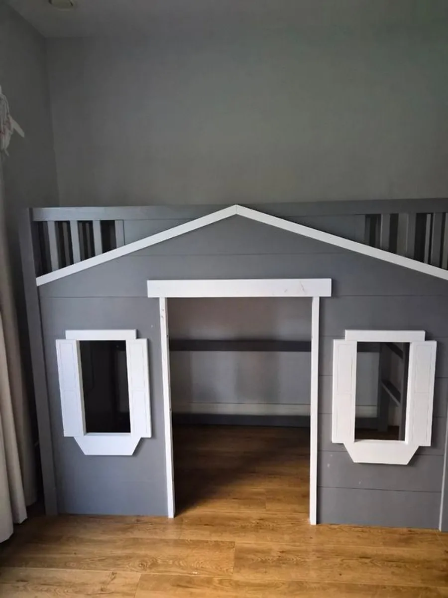 House bed - Image 2