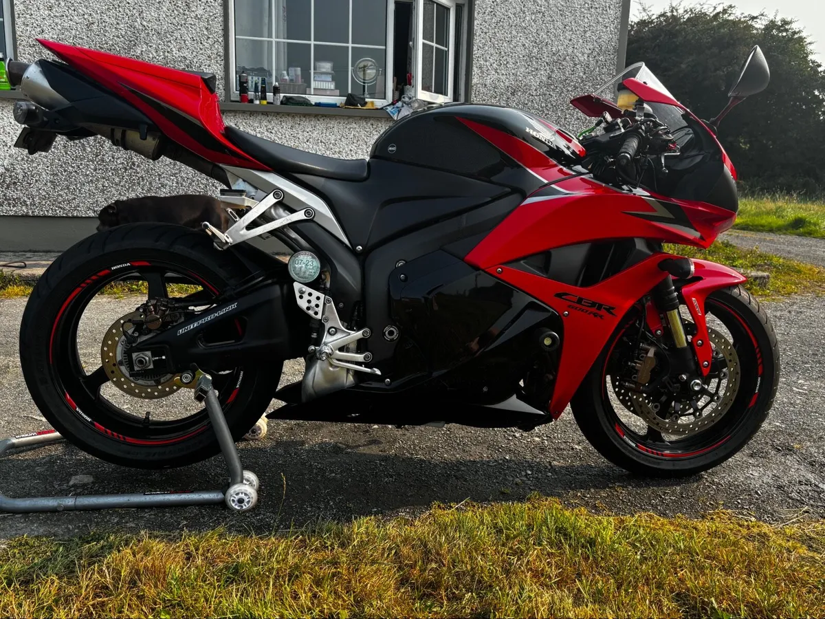 Honda CBR 600rr - Image 4