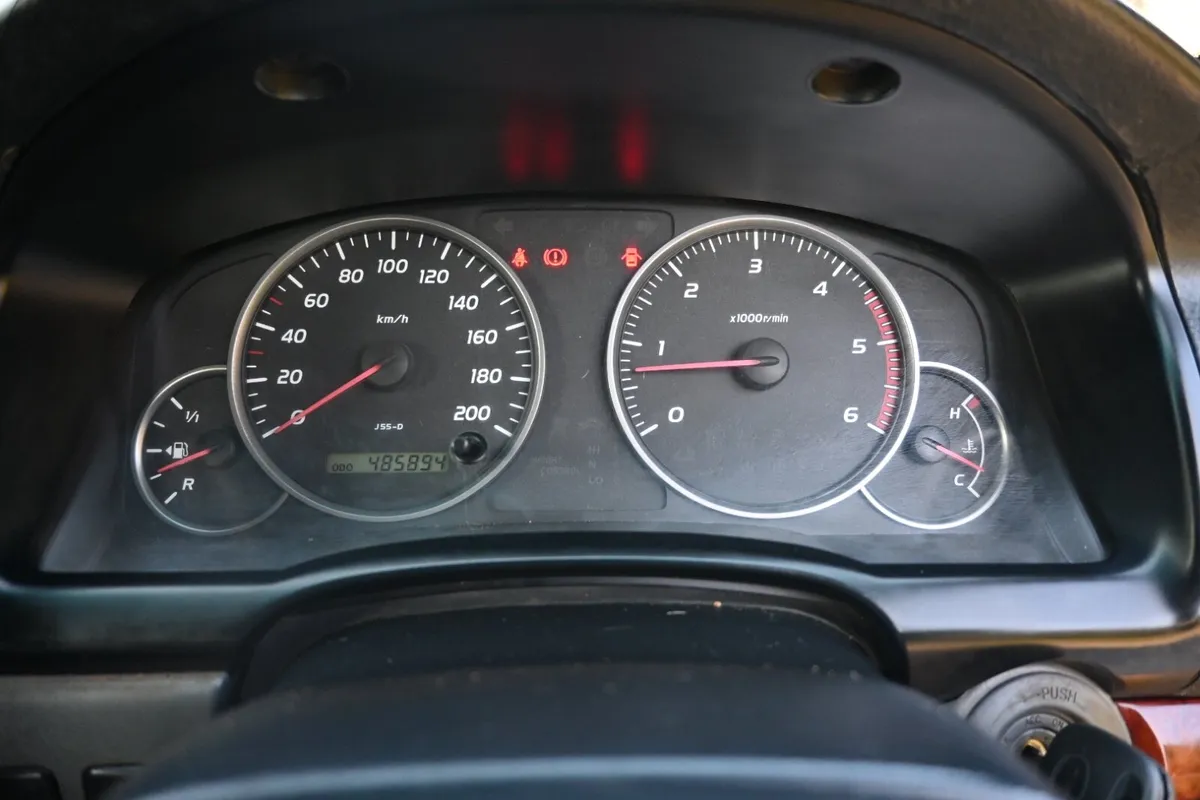 Toyota Land Cruiser 2004 - Image 3