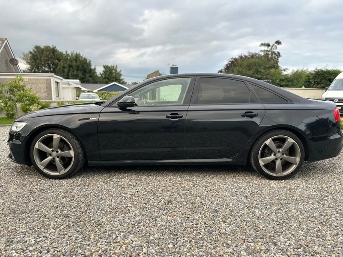 Audi A6 S-line Ultra Black - Image 3