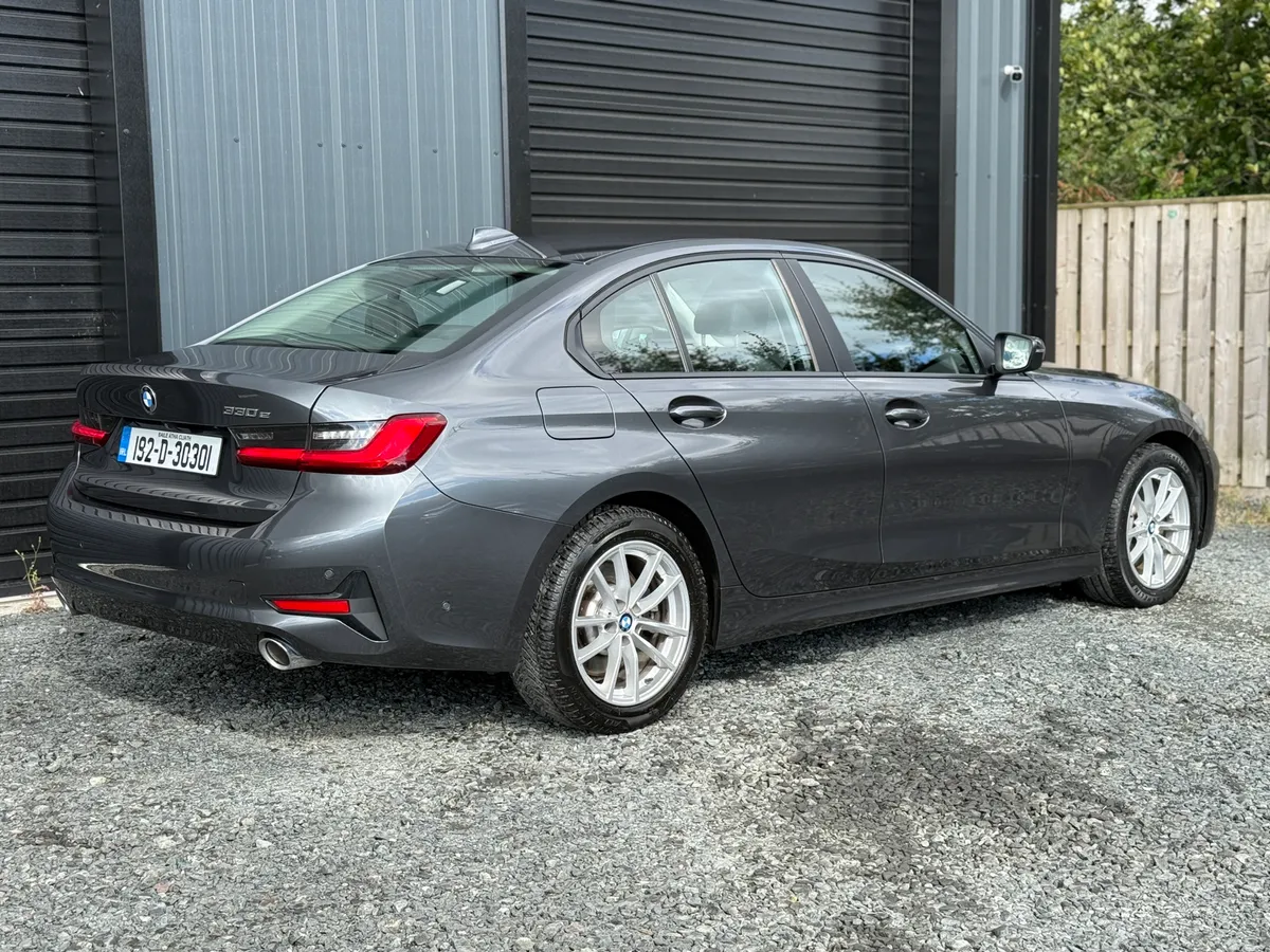 192 Bmw 330e Sport New Model - Image 3