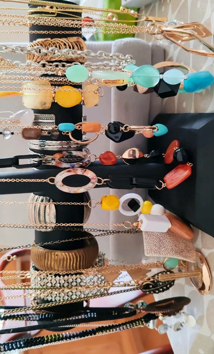 Large collection of costume jewellery - Image 3